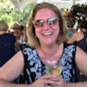 Meet your Posher, Lorrie
